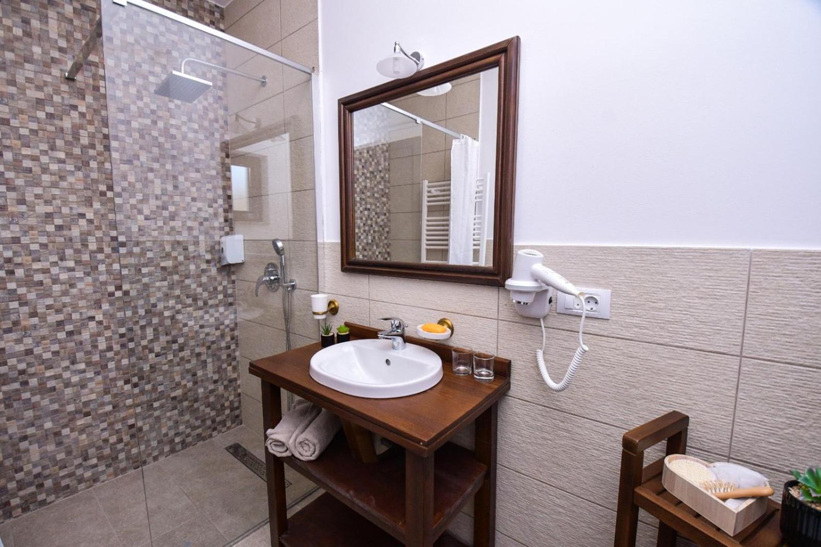 Hotel Yara Вишеу-де-Сус Экстерьер фото